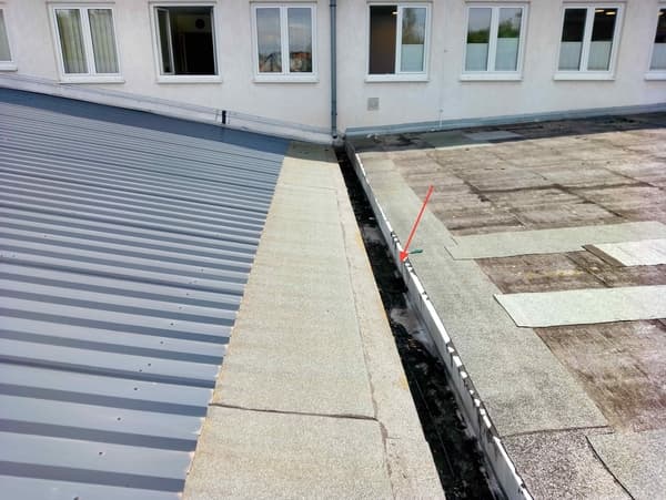Flachdach Leckage - Übersicht der Schadensstelle