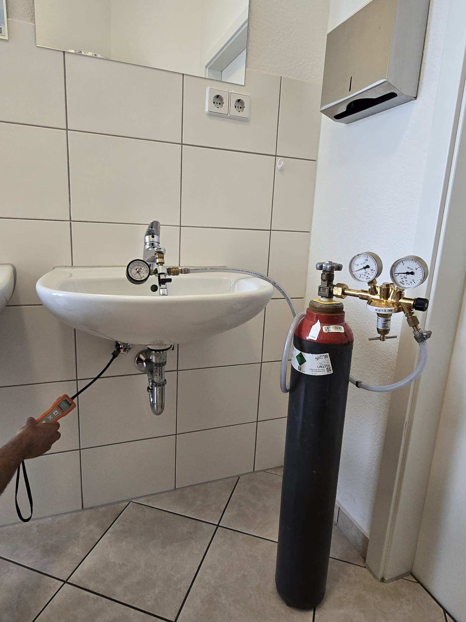 Einspeisung von Tracergas über Wasserhahn
